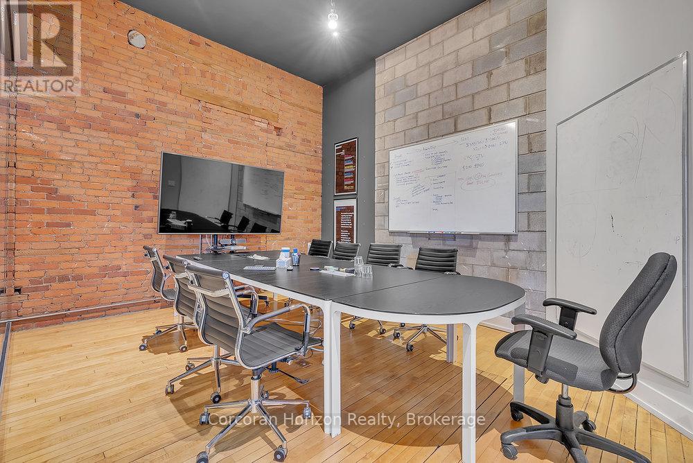 300 - 41 King William Street, Hamilton, Ontario  L8R 1A2 - Photo 12 - X12820428