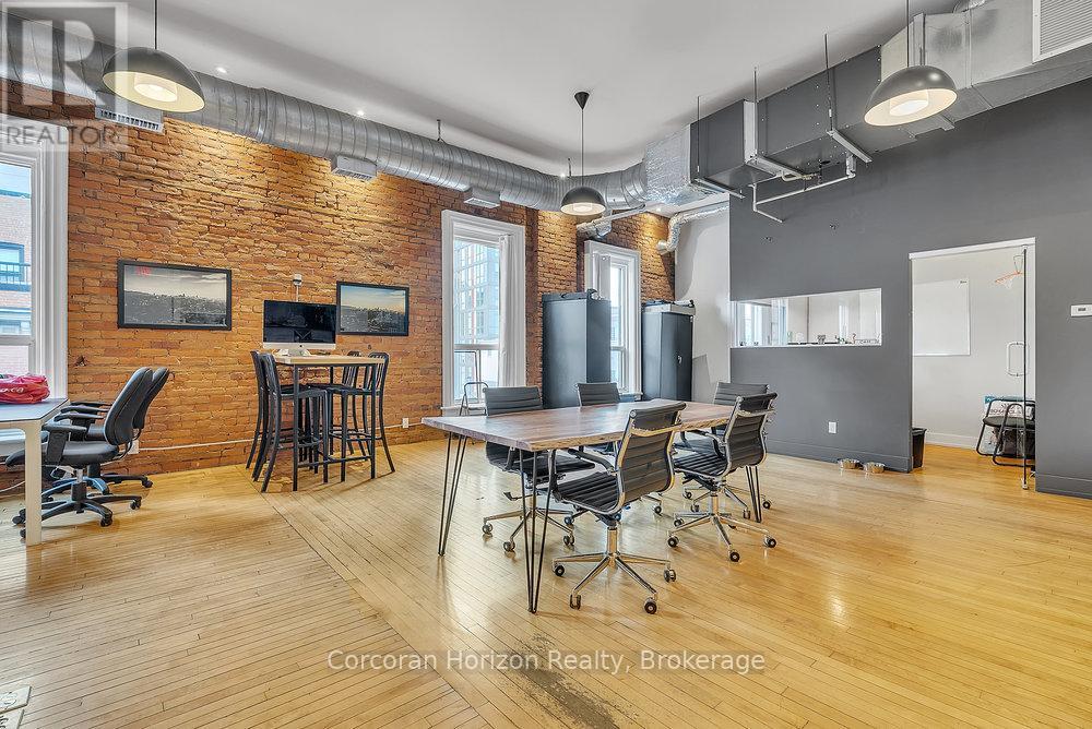 300 - 41 King William Street, Hamilton, Ontario  L8R 1A2 - Photo 19 - X12820428