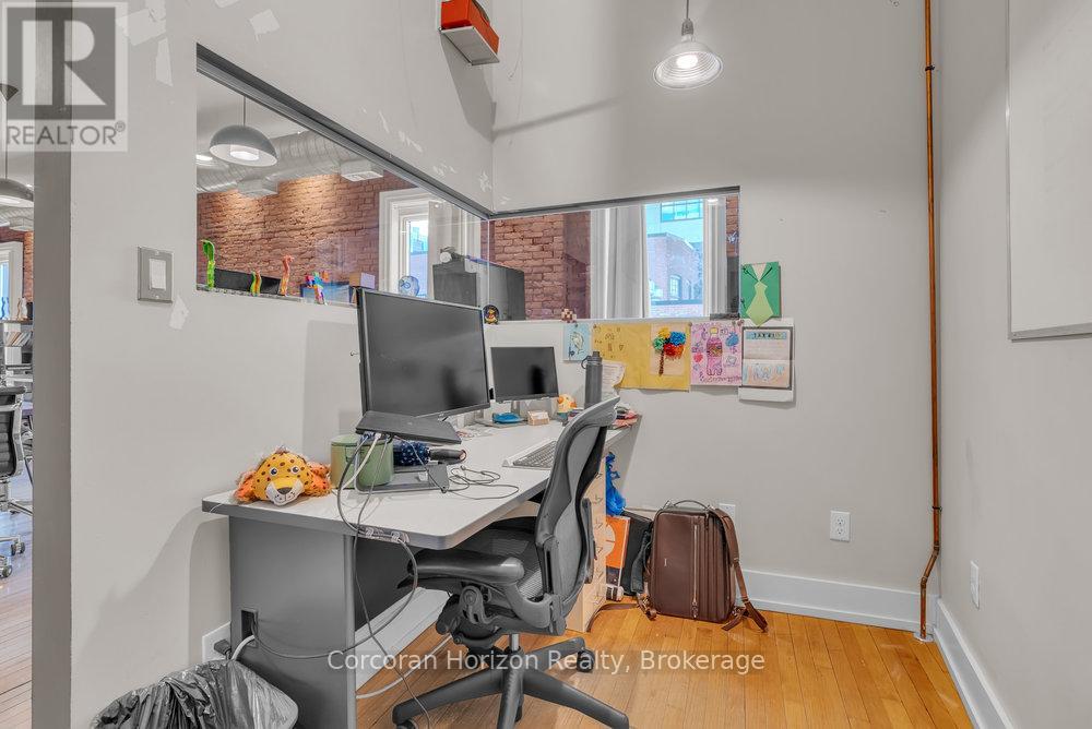 300 - 41 King William Street, Hamilton, Ontario  L8R 1A2 - Photo 25 - X12820428