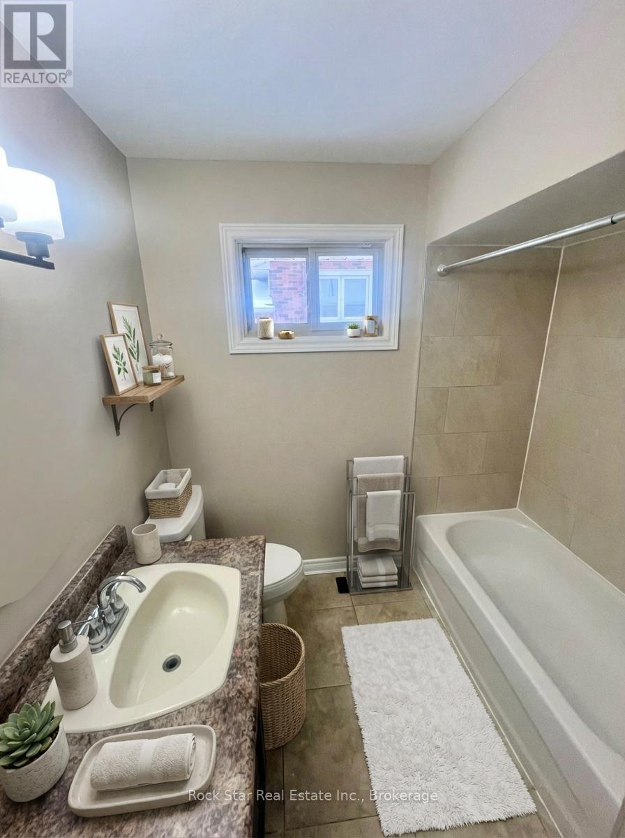 Main Floor - 269 Montmorency Drive, Hamilton, Ontario  L8K 5H3 - Photo 6 - X12820436