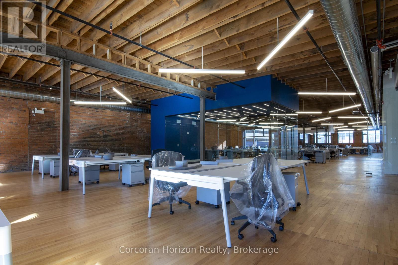 400 - 59 King Street E, Hamilton, Ontario  L8N 1A5 - Photo 3 - X12820494