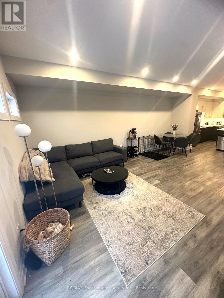 60 Park Avenue, St. Catharines, Ontario  L2P 1R2 - Photo 6 - X12820512