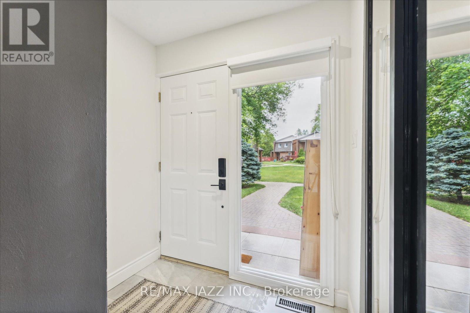 40 - 103 Dovedale Drive, Whitby (Downtown Whitby), Ontario  L1N 1Z7 - Photo 12 - E12820186