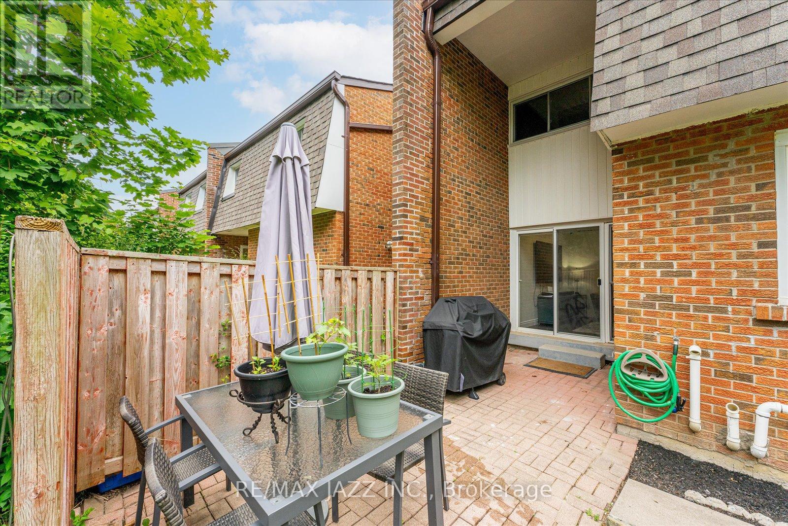 40 - 103 Dovedale Drive, Whitby (Downtown Whitby), Ontario  L1N 1Z7 - Photo 5 - E12820186