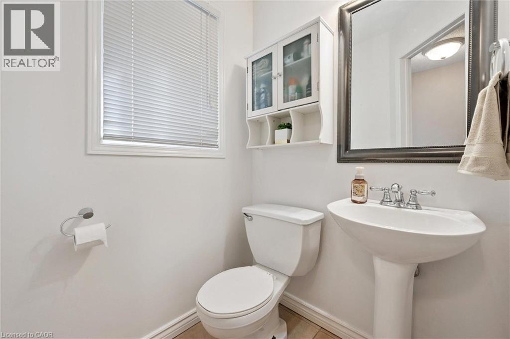 42 Tara Crescent, Kitchener, Ontario  N2E 3K9 - Photo 8 - 40805335