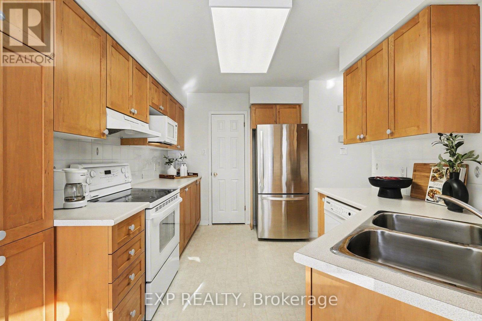 89 Inverkip Avenue, Ottawa, Ontario  K1T 4B9 - Photo 12 - X12818952