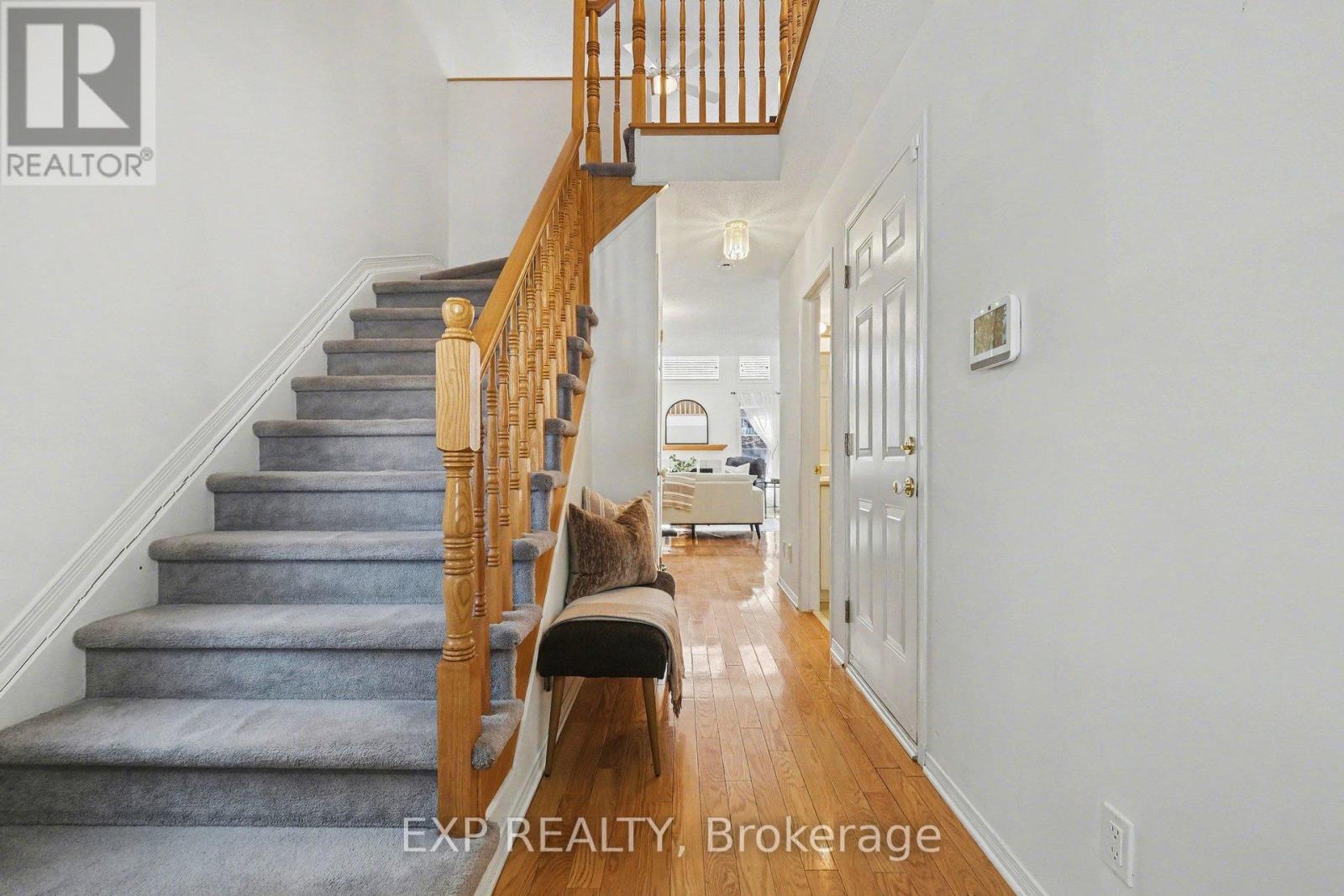 89 Inverkip Avenue, Ottawa, Ontario  K1T 4B9 - Photo 5 - X12818952