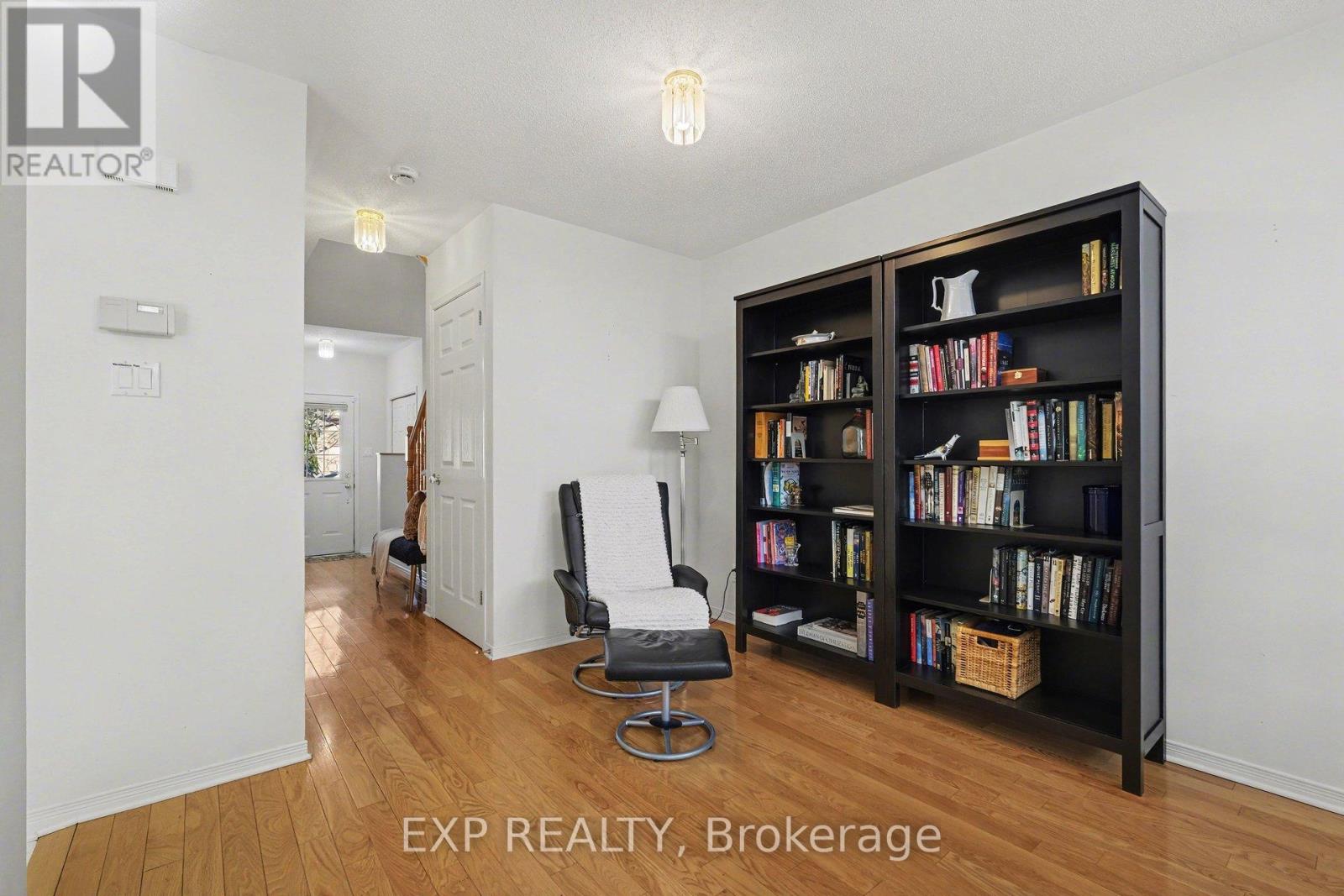 89 Inverkip Avenue, Ottawa, Ontario  K1T 4B9 - Photo 9 - X12818952