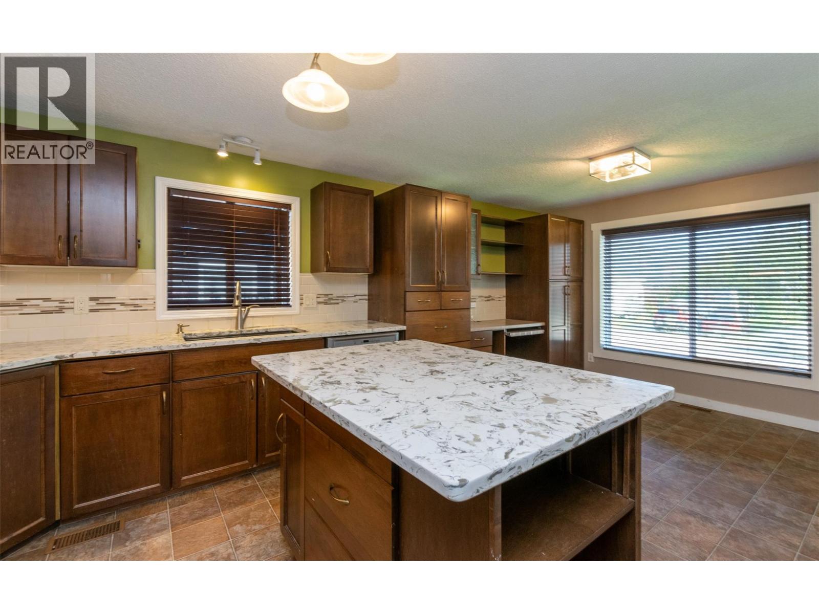 4640 73 Avenue Se, Salmon Arm, British Columbia  V0E 1K0 - Photo 2 - 10376895