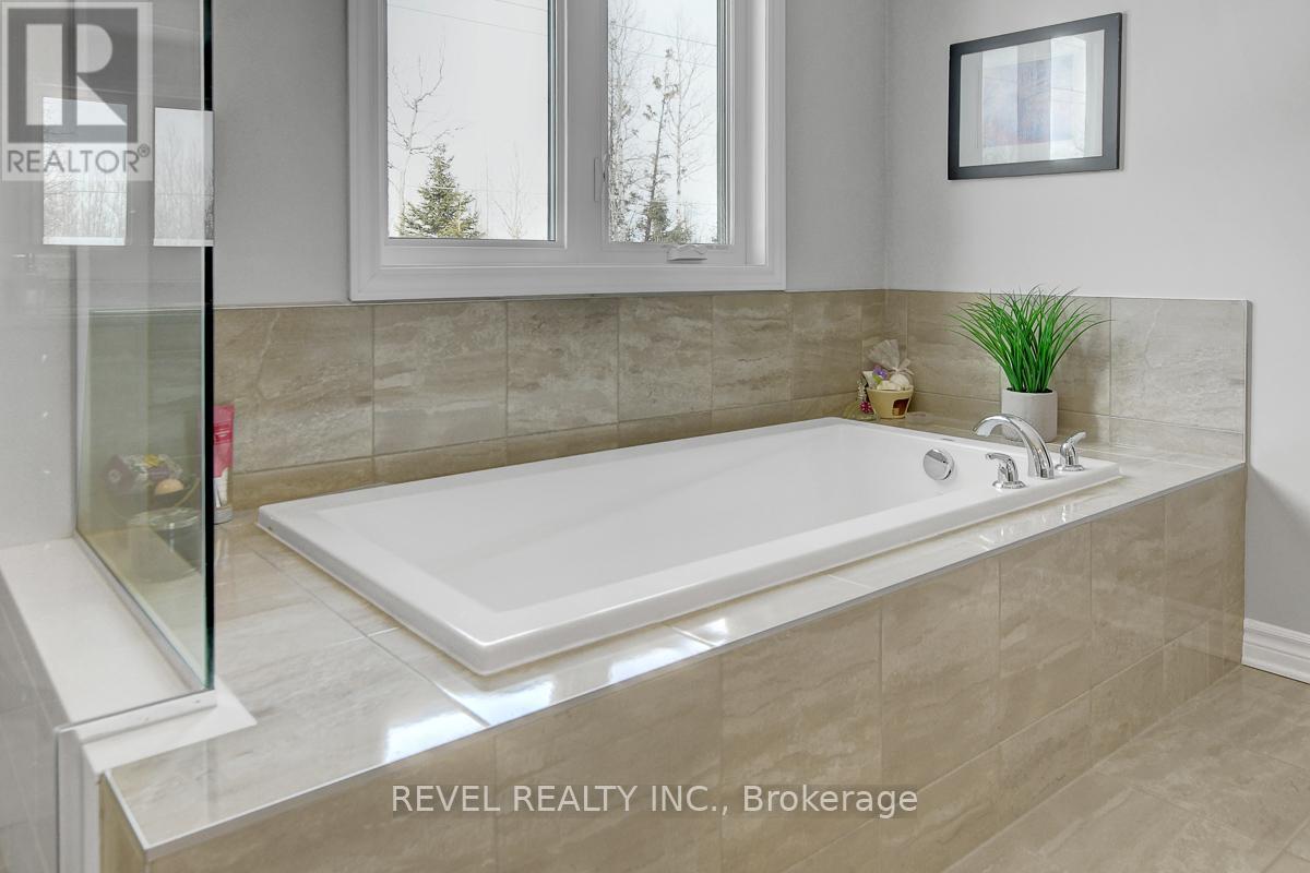 664 Eagle Crest Heights, Ottawa, Ontario  K2S 1G6 - Photo 23 - X12820480