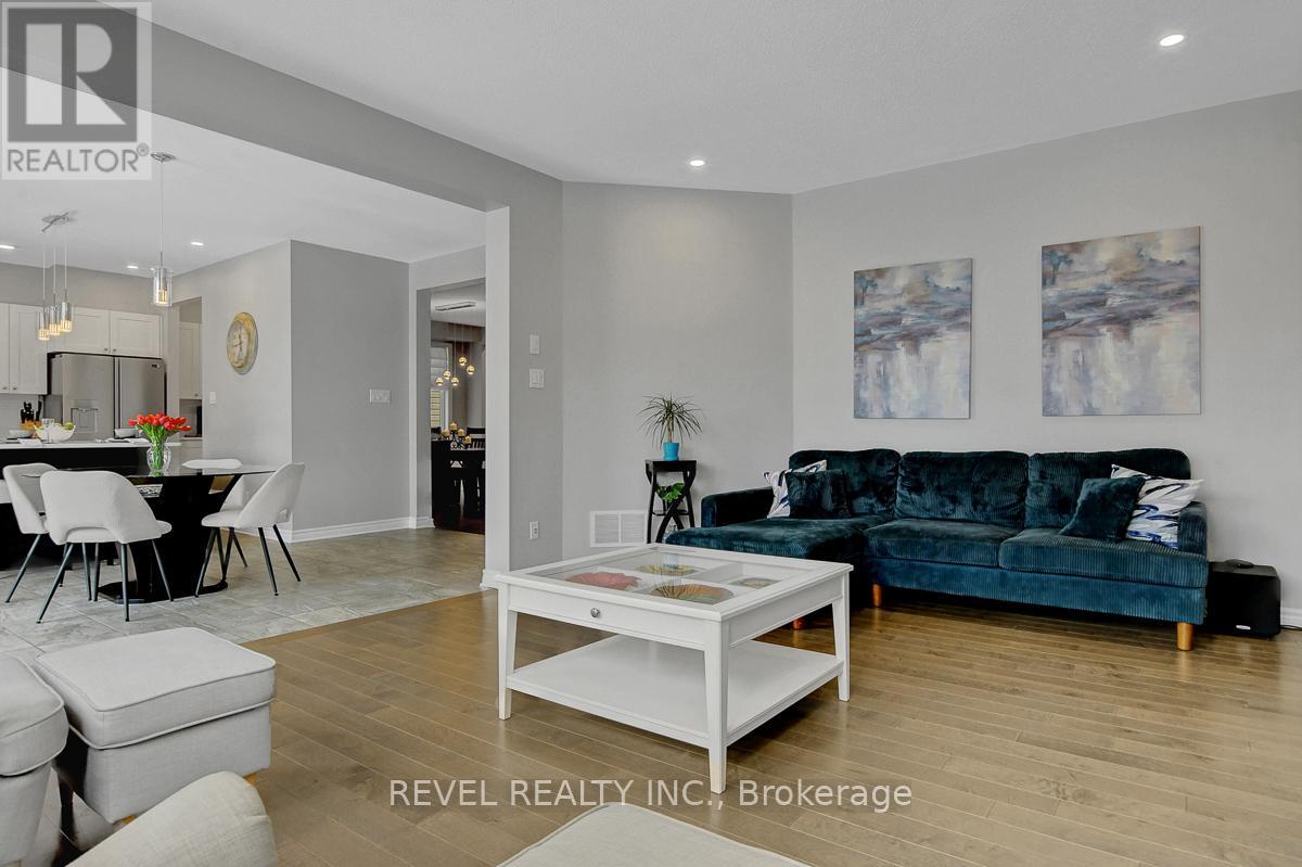 664 Eagle Crest Heights, Ottawa, Ontario  K2S 1G6 - Photo 5 - X12820480