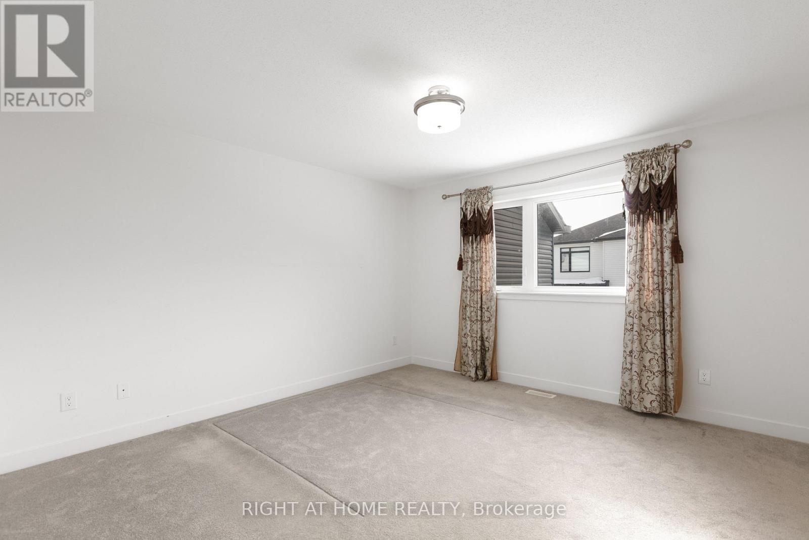 613 Rathburn Lane, Ottawa, Ontario  K1T 0V7 - Photo 11 - X12820492