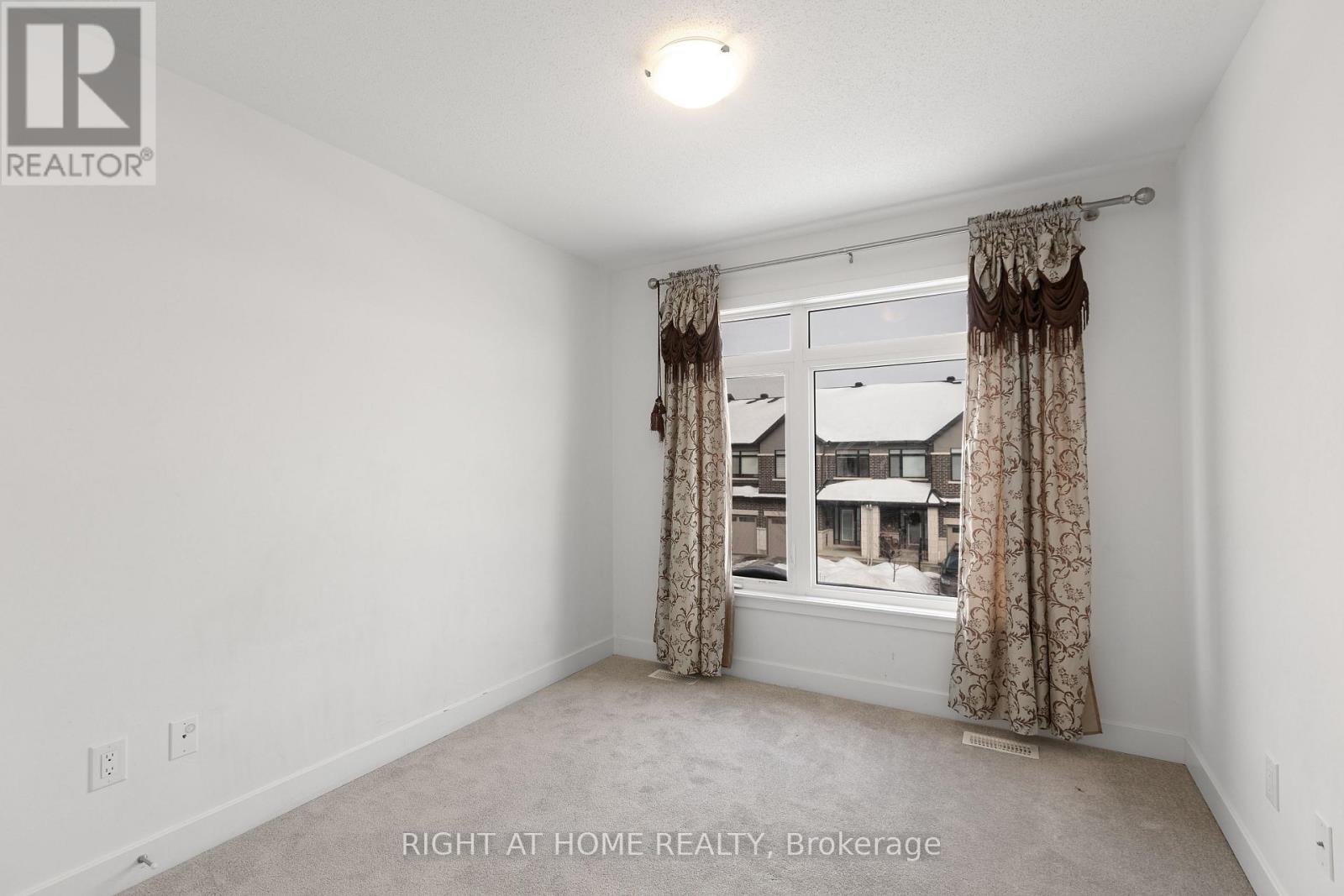 613 Rathburn Lane, Ottawa, Ontario  K1T 0V7 - Photo 17 - X12820492