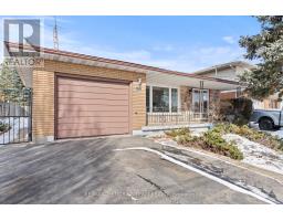 94 VICTOR BOULEVARD, Hamilton, Ontario
