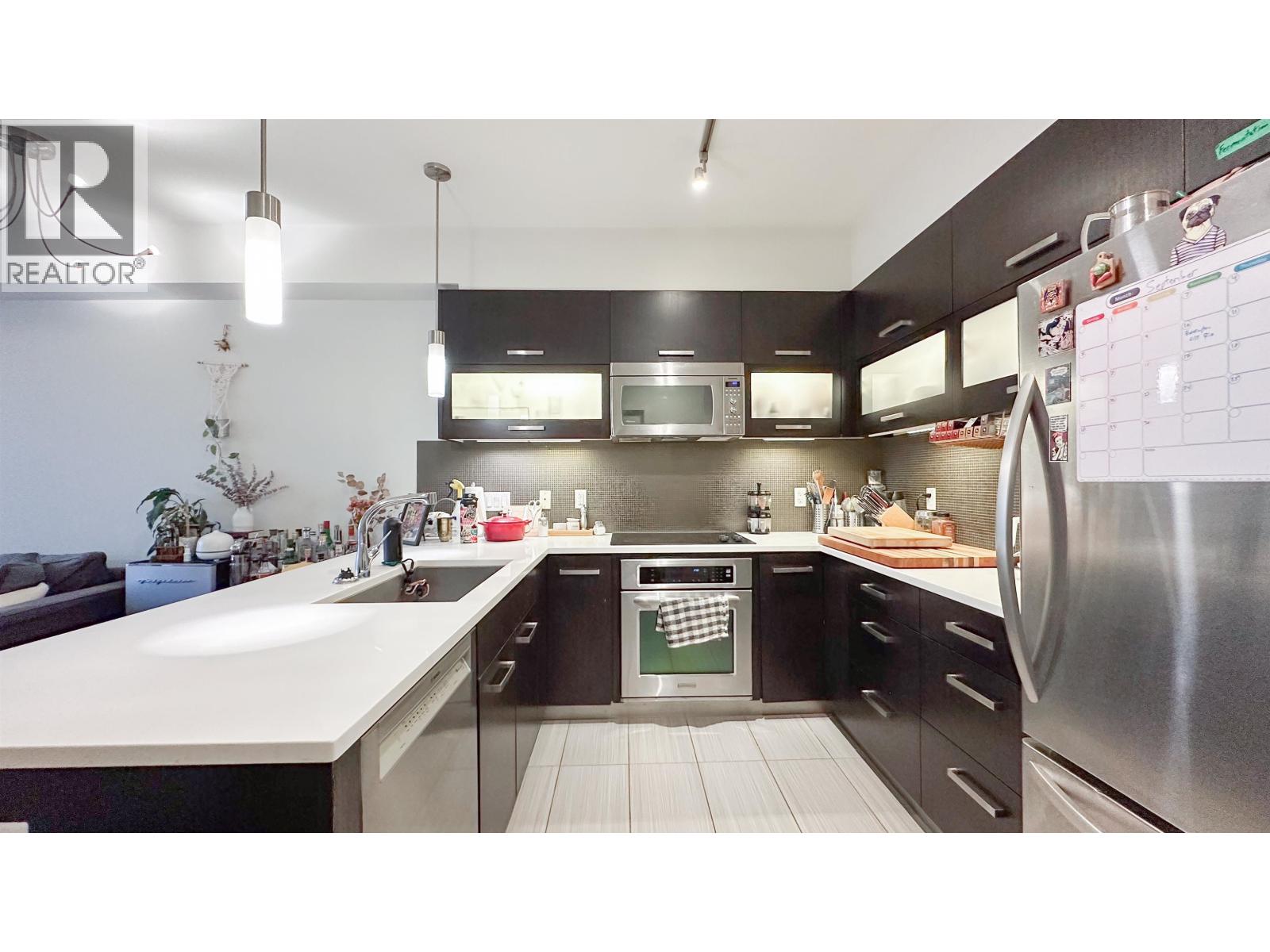 301 3333 Main Street, Vancouver, British Columbia  V7V 3M8 - Photo 8 - R3093576