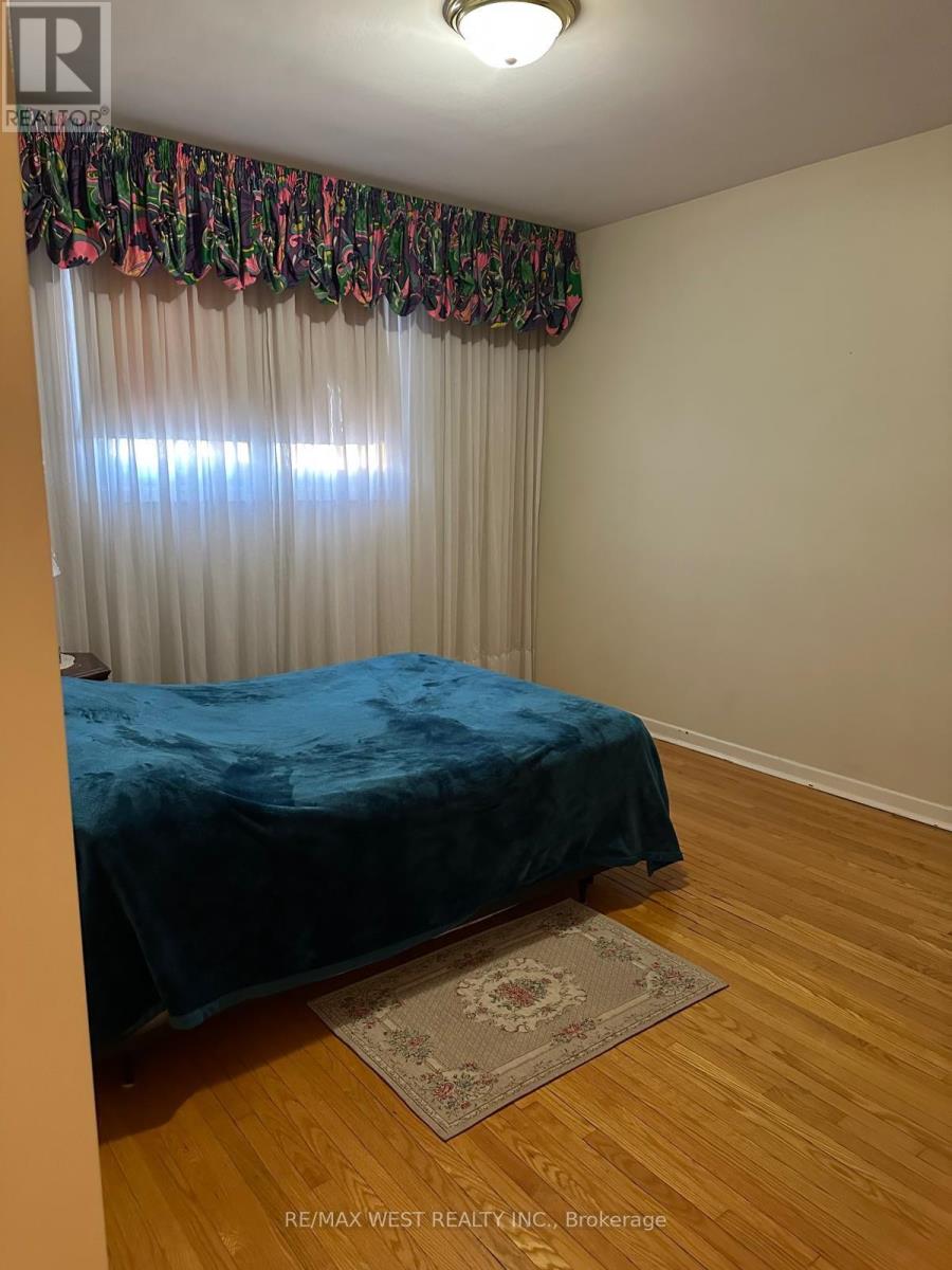 74 Elana Drive, Toronto, Ontario  M3N 2C2 - Photo 19 - W12819842