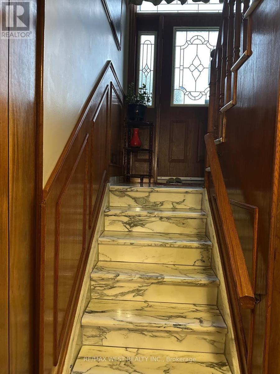 74 Elana Drive, Toronto, Ontario  M3N 2C2 - Photo 28 - W12819842