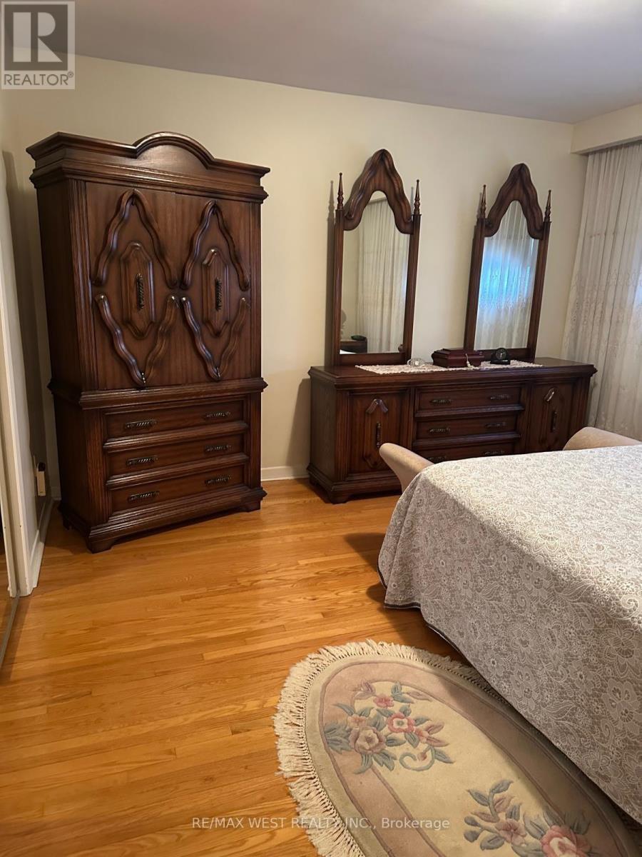 74 Elana Drive, Toronto, Ontario  M3N 2C2 - Photo 20 - W12819842