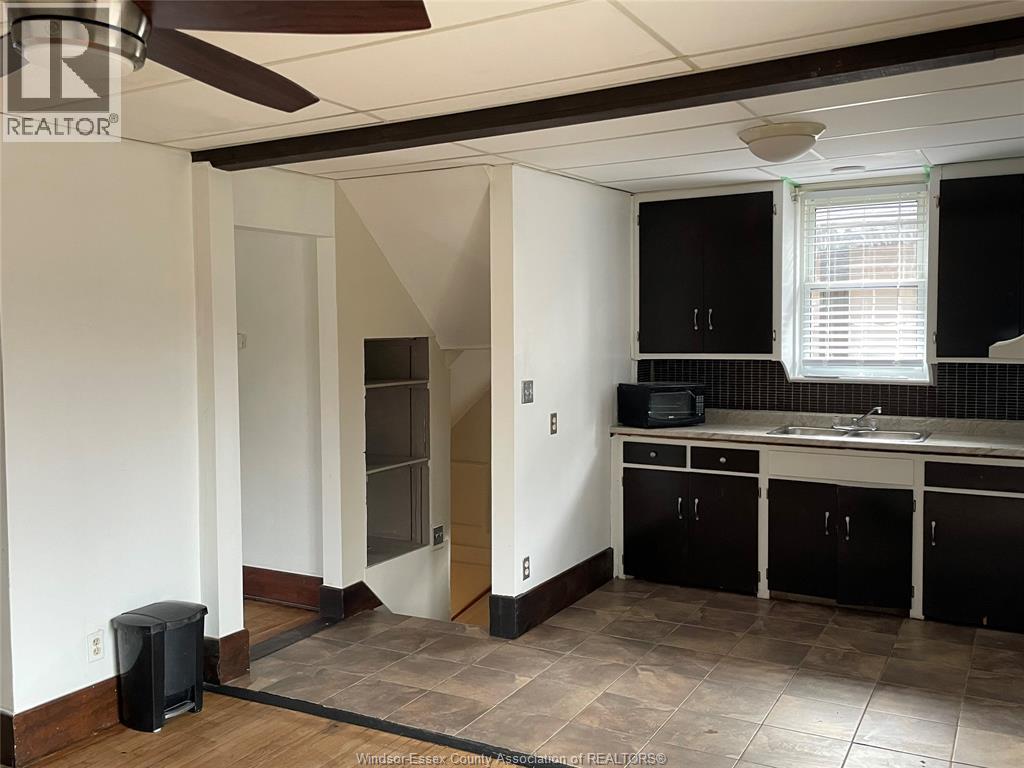 570 Pine Street, Windsor, Ontario  N9A 6E5 - Photo 9 - 26003991