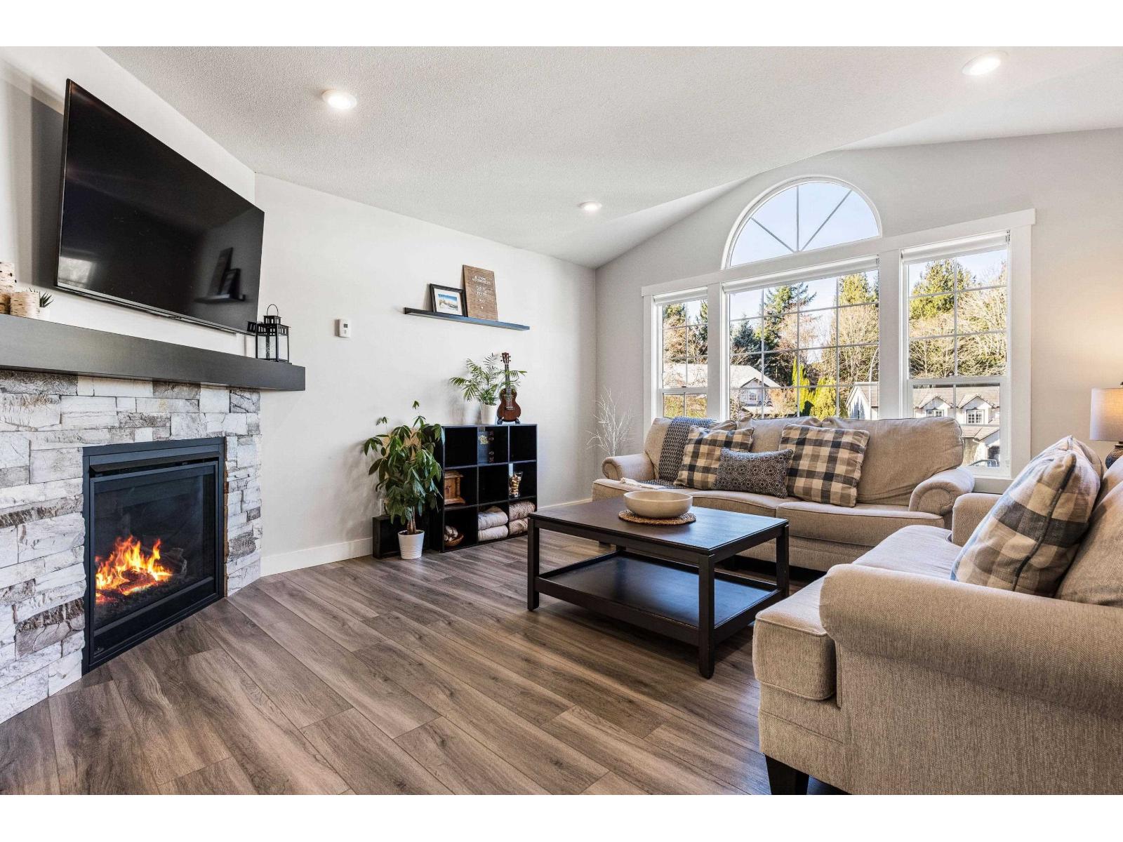 46430 Edgemont Place, Promontory, Chilliwack, British Columbia  V2R 3Y5 - Photo 3 - R3093578