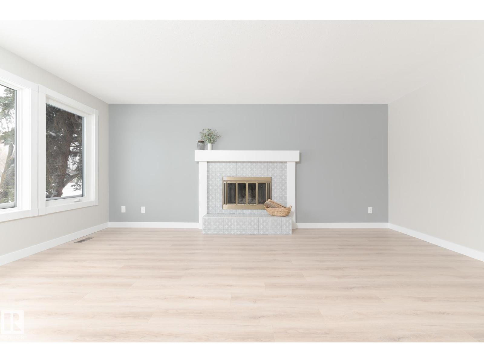 5 Brown St, Stony Plain, Alberta  T7Z 1E8 - Photo 3 - E4474732