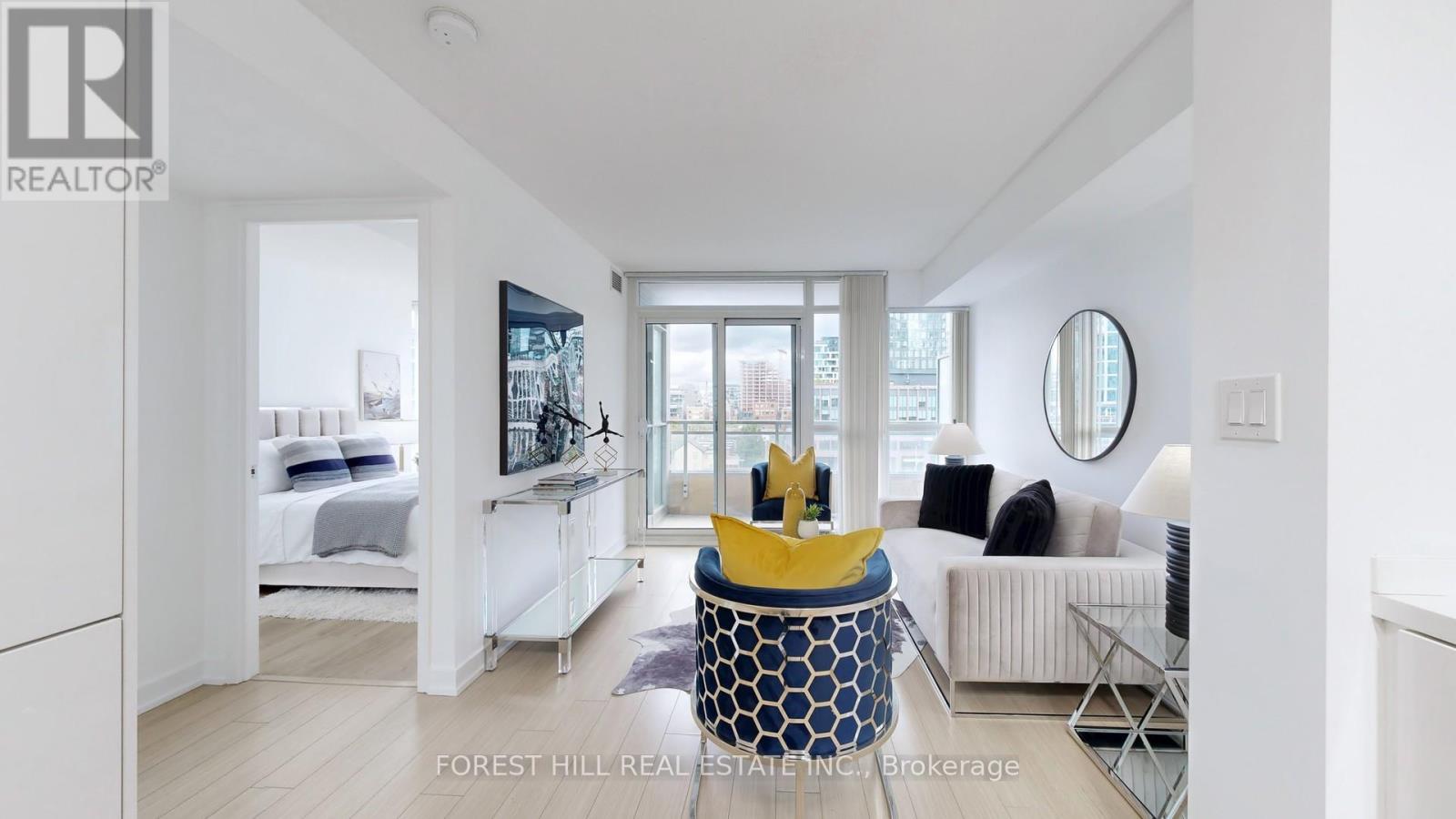 743 - 10 Capreol Court, Toronto, Ontario  M5V 4B3 - Photo 4 - C12820440