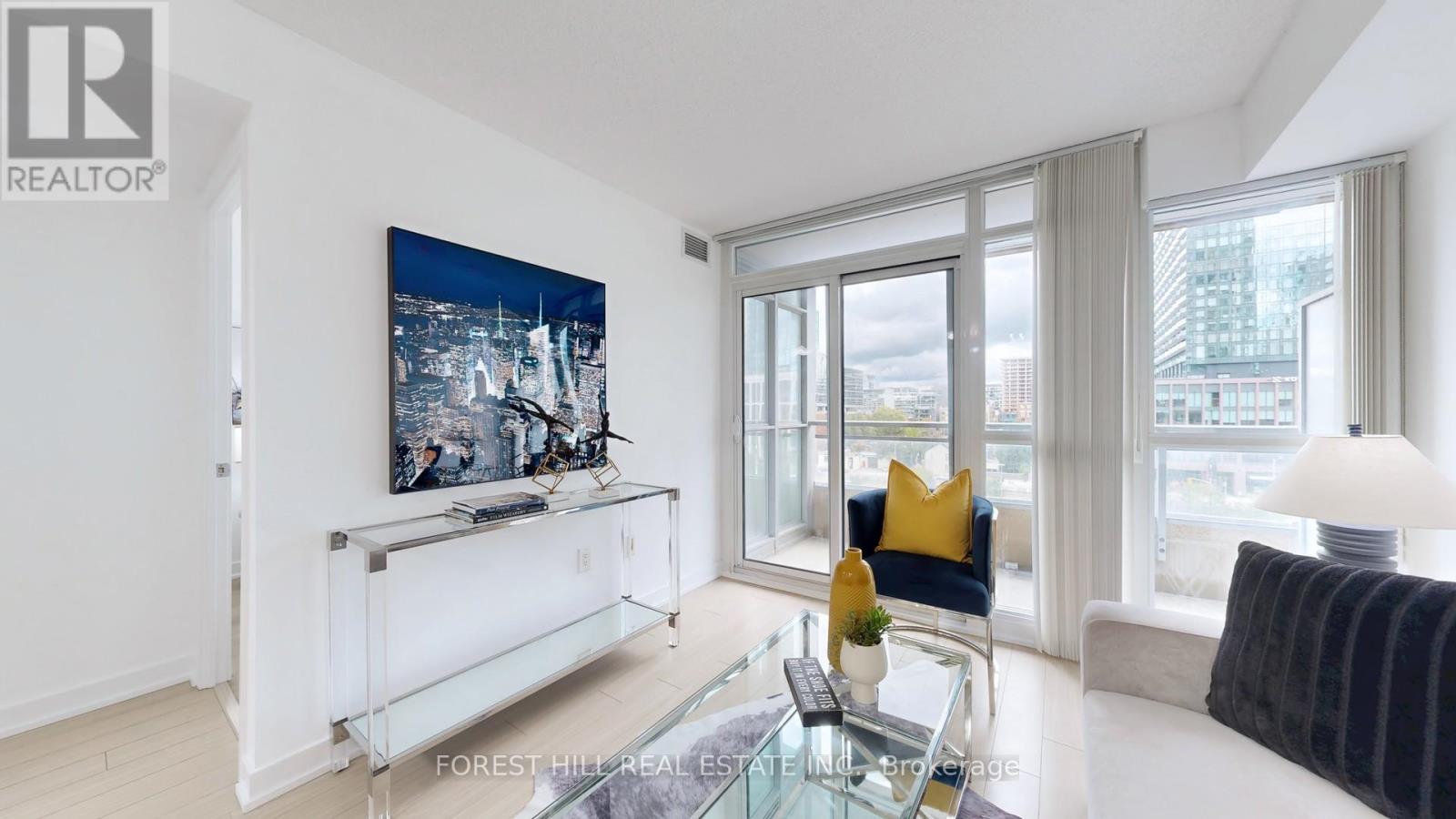 743 - 10 Capreol Court, Toronto, Ontario  M5V 4B3 - Photo 5 - C12820440