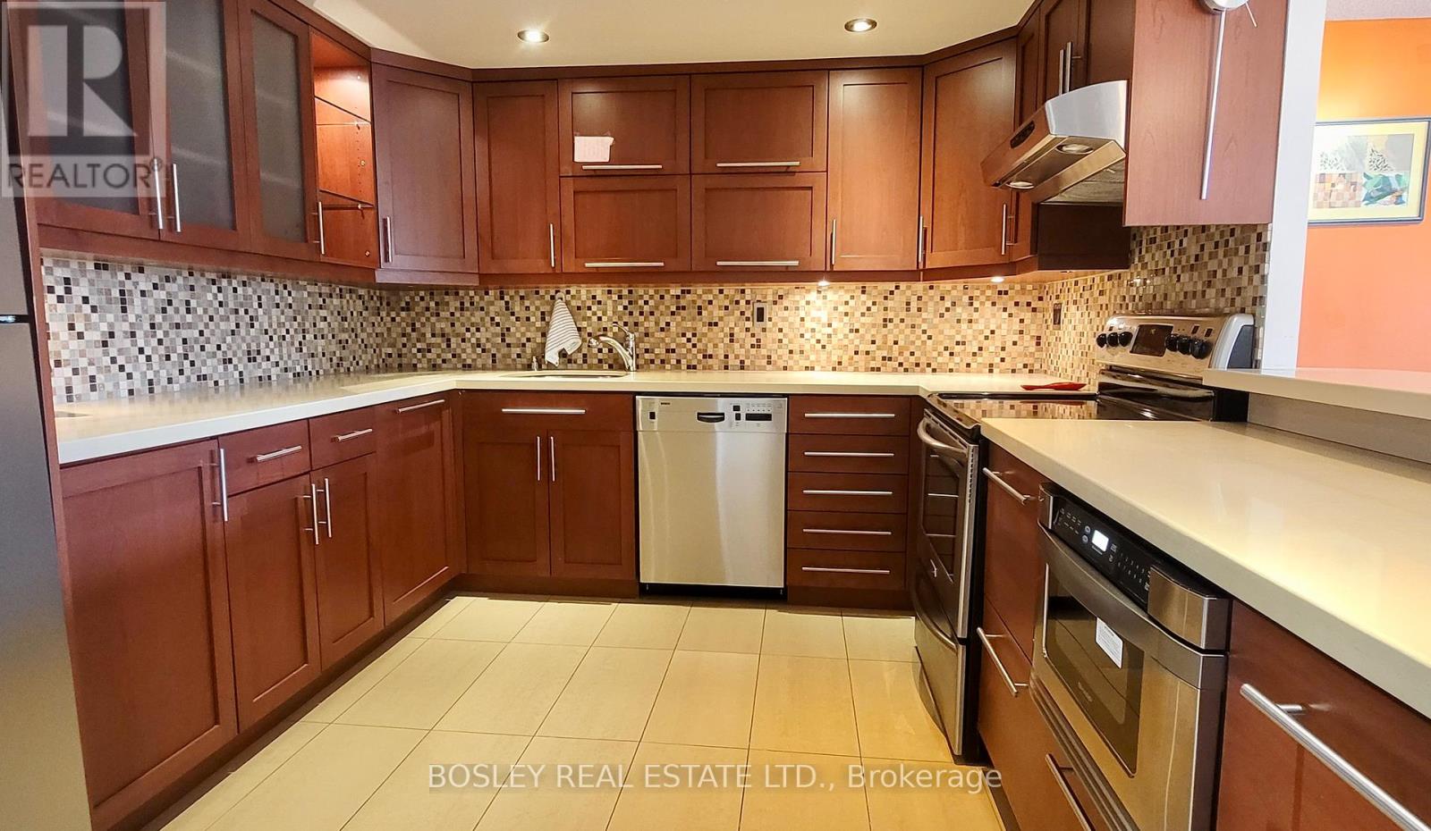 1606 - 77 Carlton Street, Toronto (Church-Yonge Corridor), Ontario  M5B 2J7 - Photo 4 - C12820454