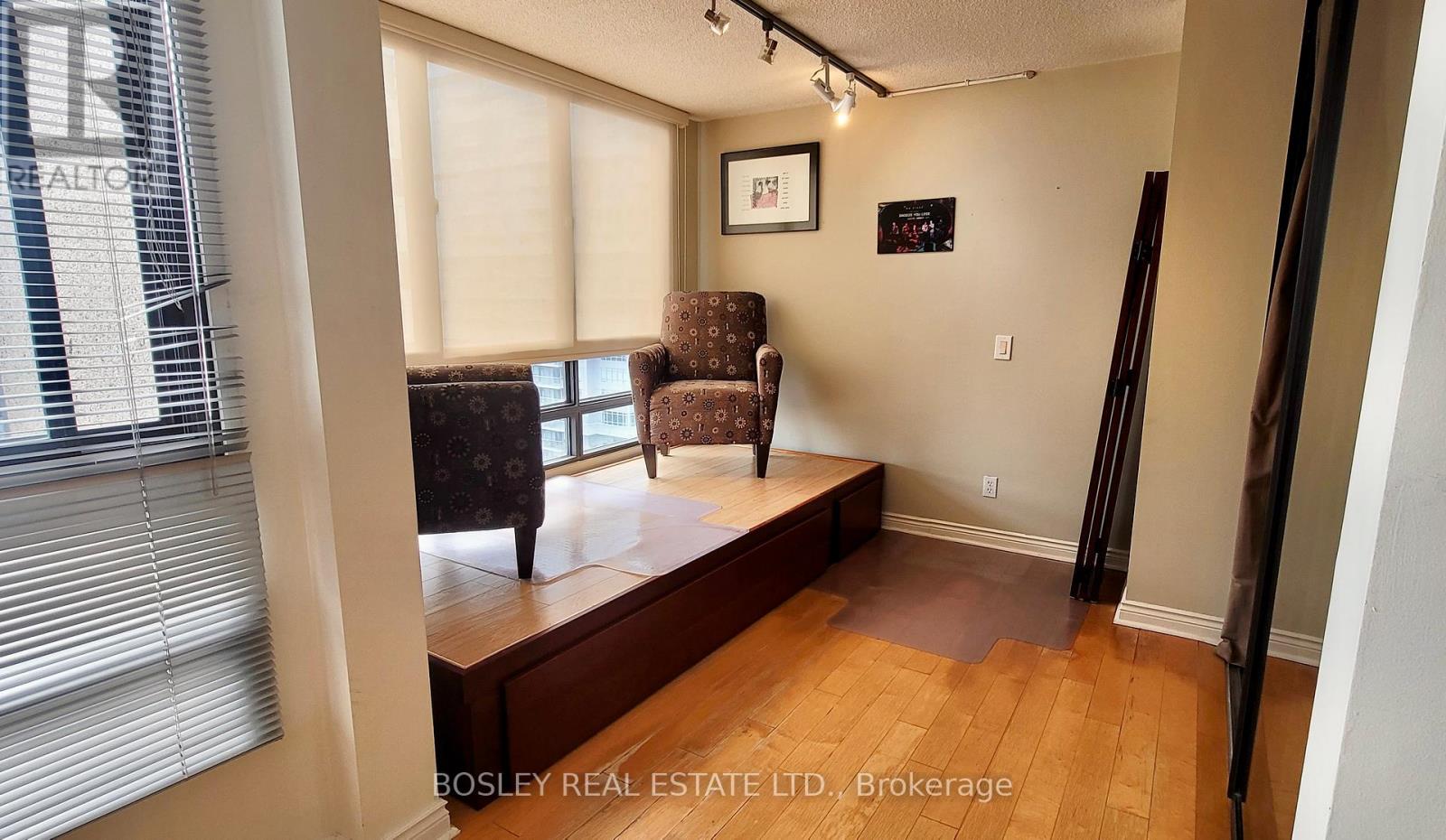 1606 - 77 Carlton Street, Toronto, Ontario  M5B 2J7 - Photo 6 - C12820454