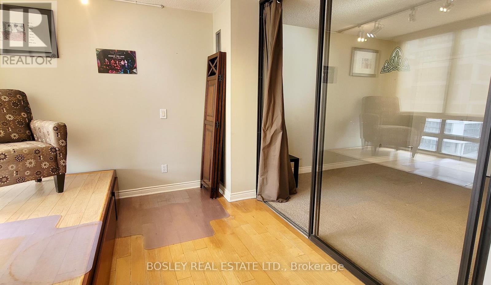 1606 - 77 Carlton Street, Toronto, Ontario  M5B 2J7 - Photo 7 - C12820454