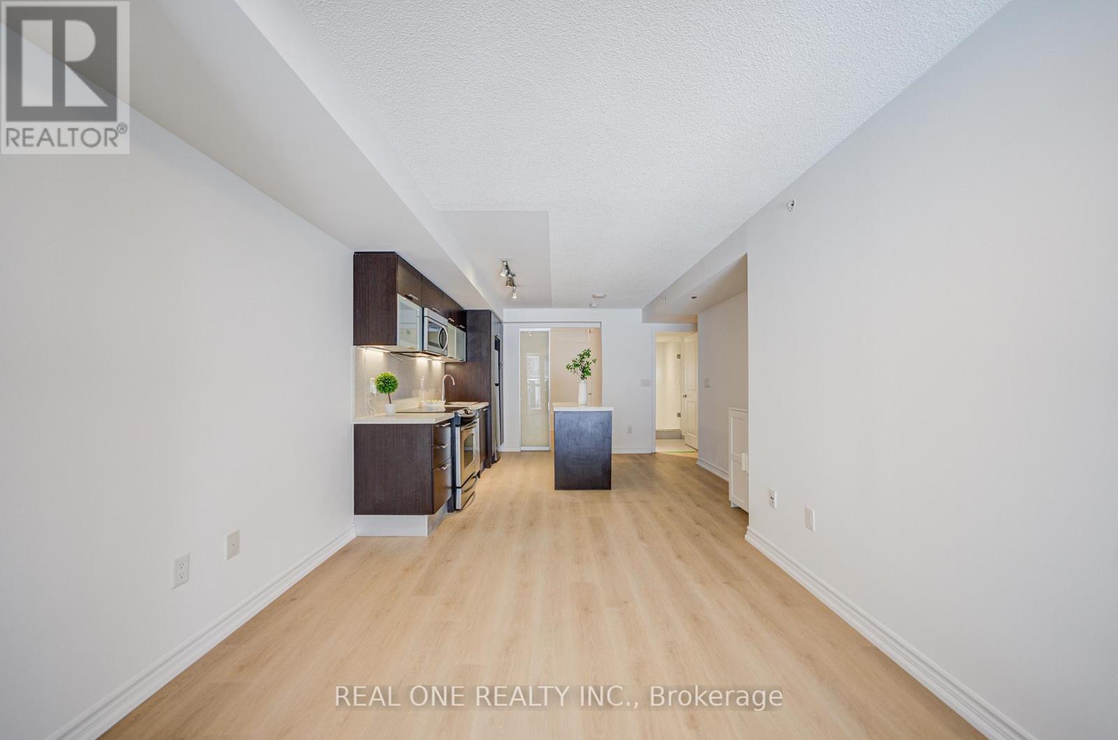 1408 - 386 Yonge Street, Toronto, Ontario  M5B 0A5 - Photo 14 - C12820474