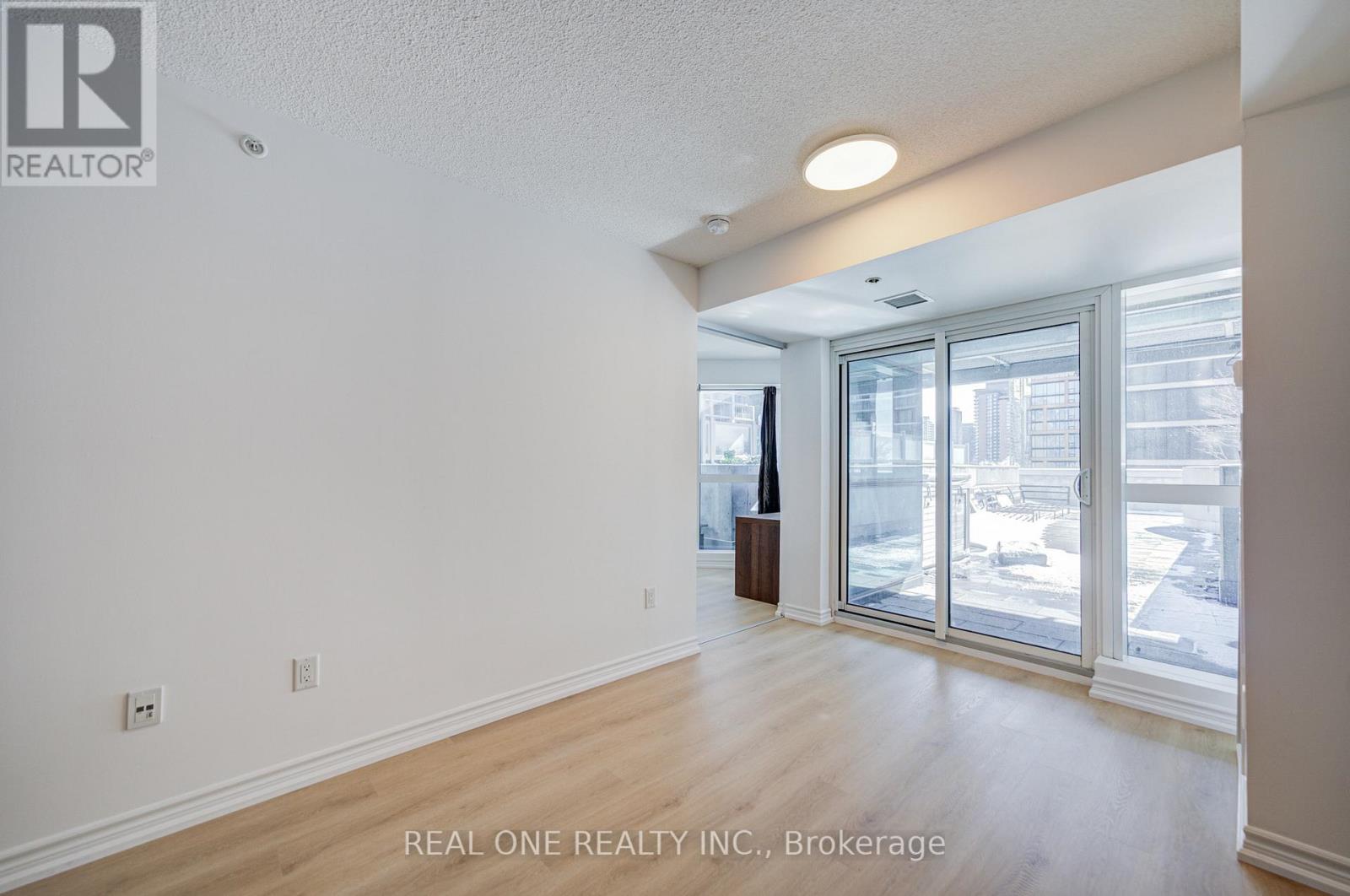 1408 - 386 Yonge Street, Toronto, Ontario  M5B 0A5 - Photo 15 - C12820474