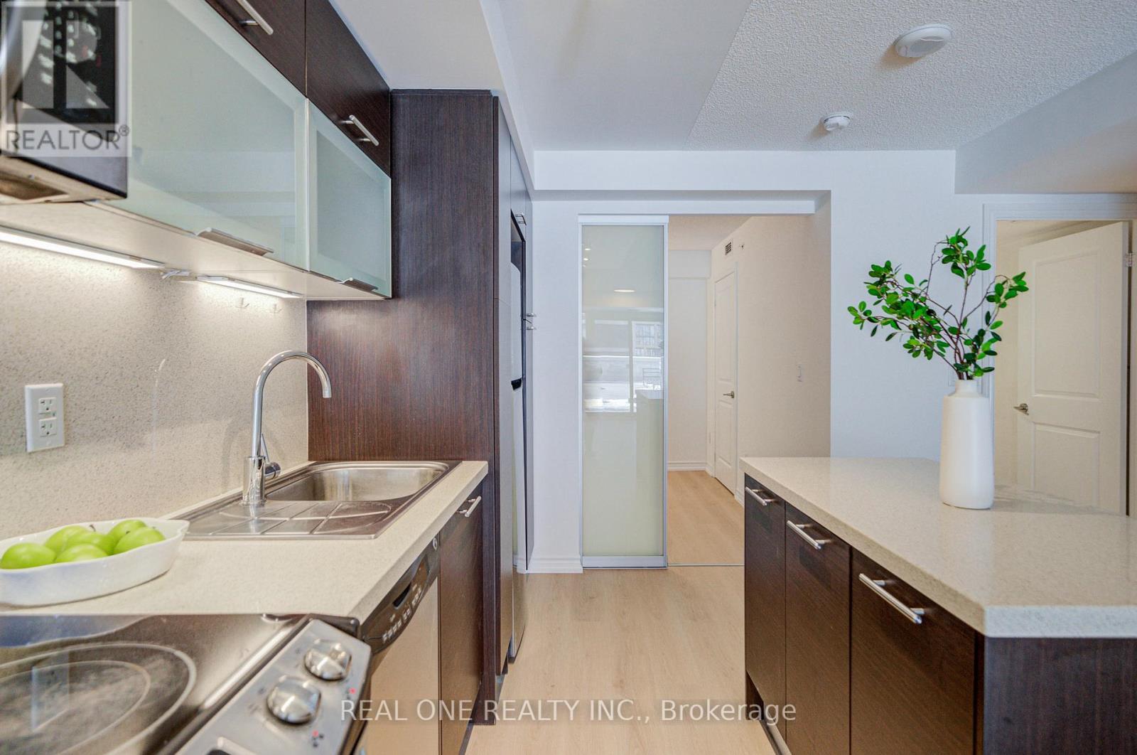 1408 - 386 Yonge Street, Toronto, Ontario  M5B 0A5 - Photo 24 - C12820474