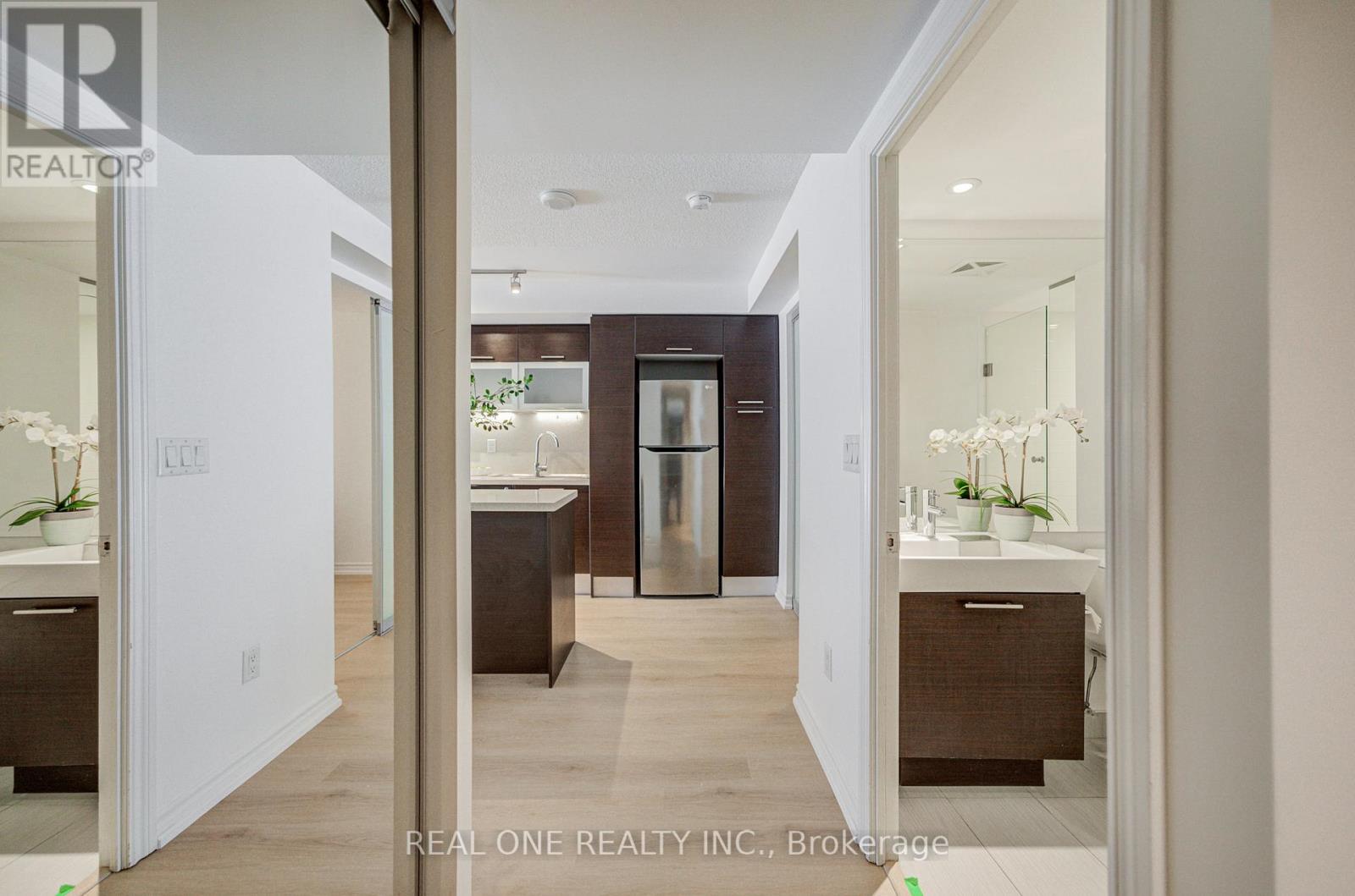 1408 - 386 Yonge Street, Toronto, Ontario  M5B 0A5 - Photo 29 - C12820474