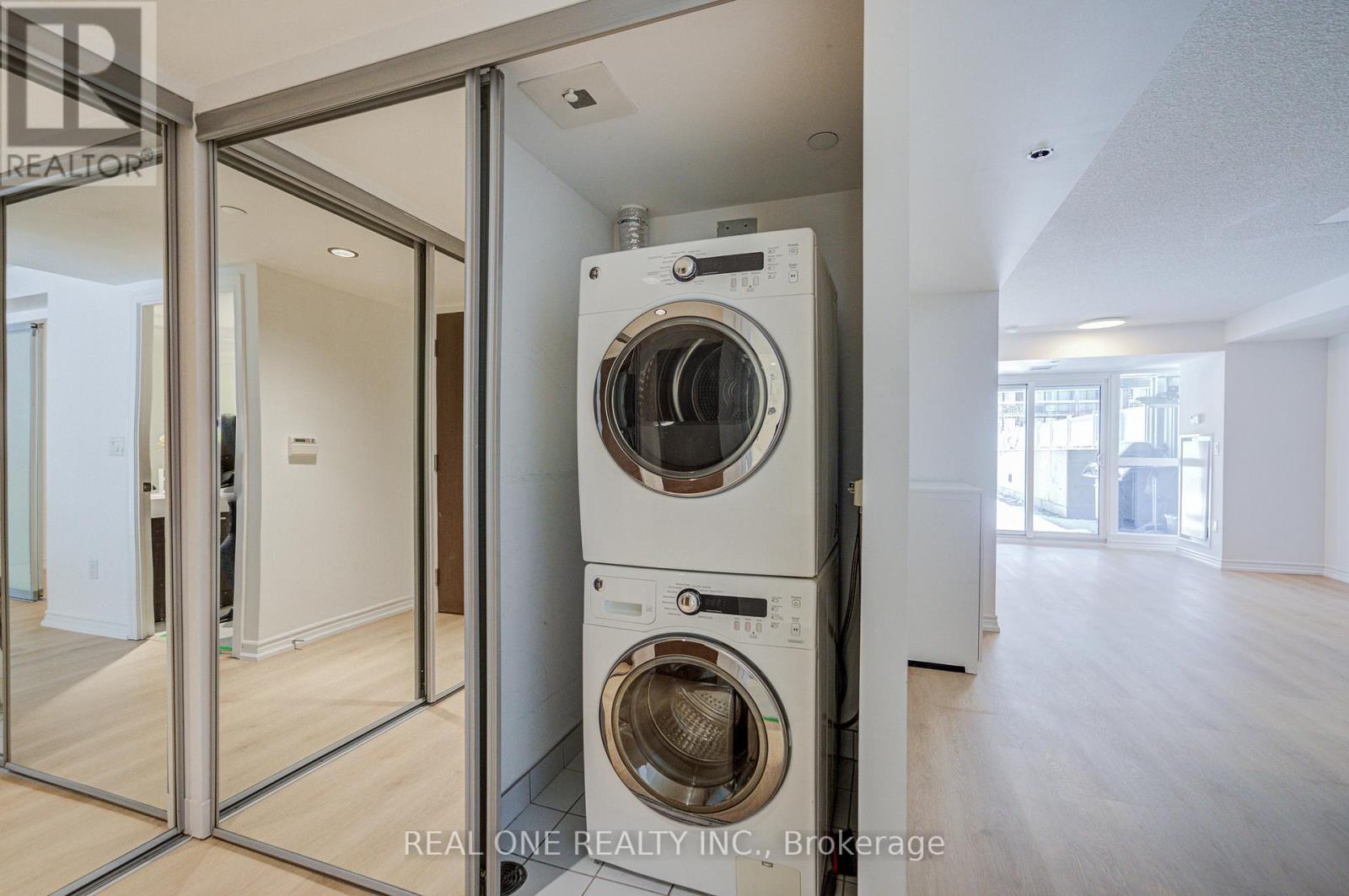 1408 - 386 Yonge Street, Toronto, Ontario  M5B 0A5 - Photo 33 - C12820474