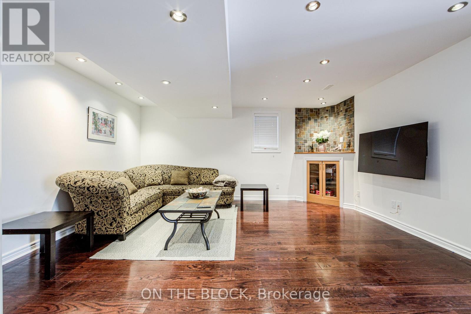 23 Casa Grande Street, Richmond Hill, Ontario L4S 1R3 - Photo 3 - N12820506