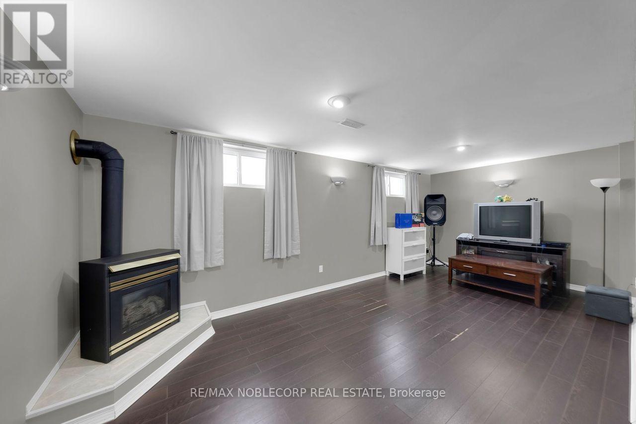 6 Mcqueen Street, Essa (Angus), Ontario  L0M 1B0 - Photo 23 - N12820508