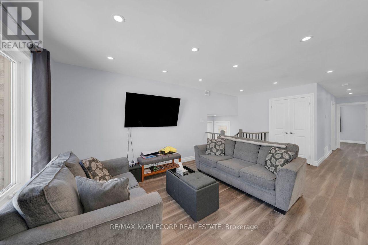 6 Mcqueen Street, Essa (Angus), Ontario  L0M 1B0 - Photo 4 - N12820508