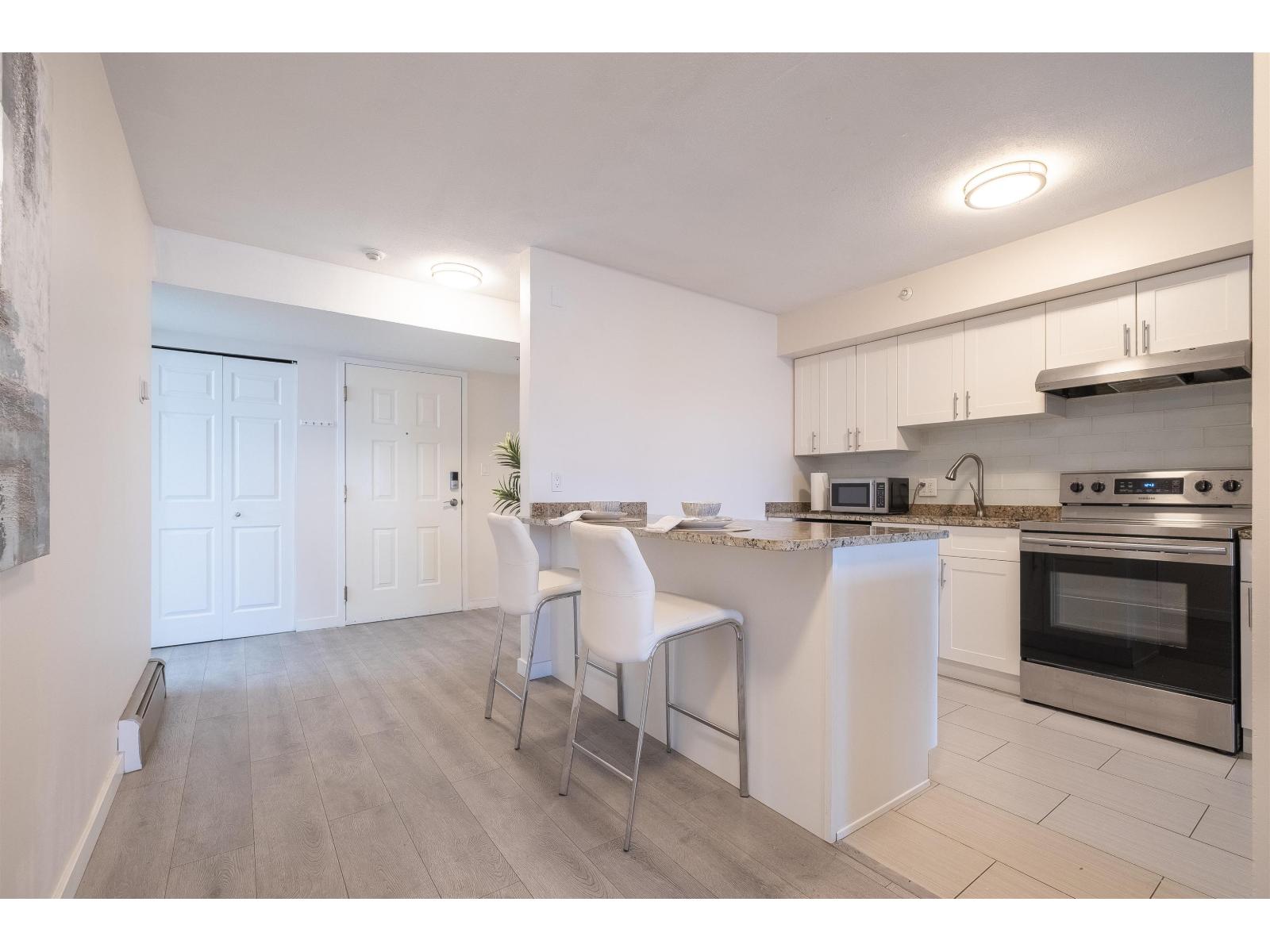 108 15233 Pacific Avenue, White Rock, British Columbia  V4B 1P8 - Photo 4 - R3093327