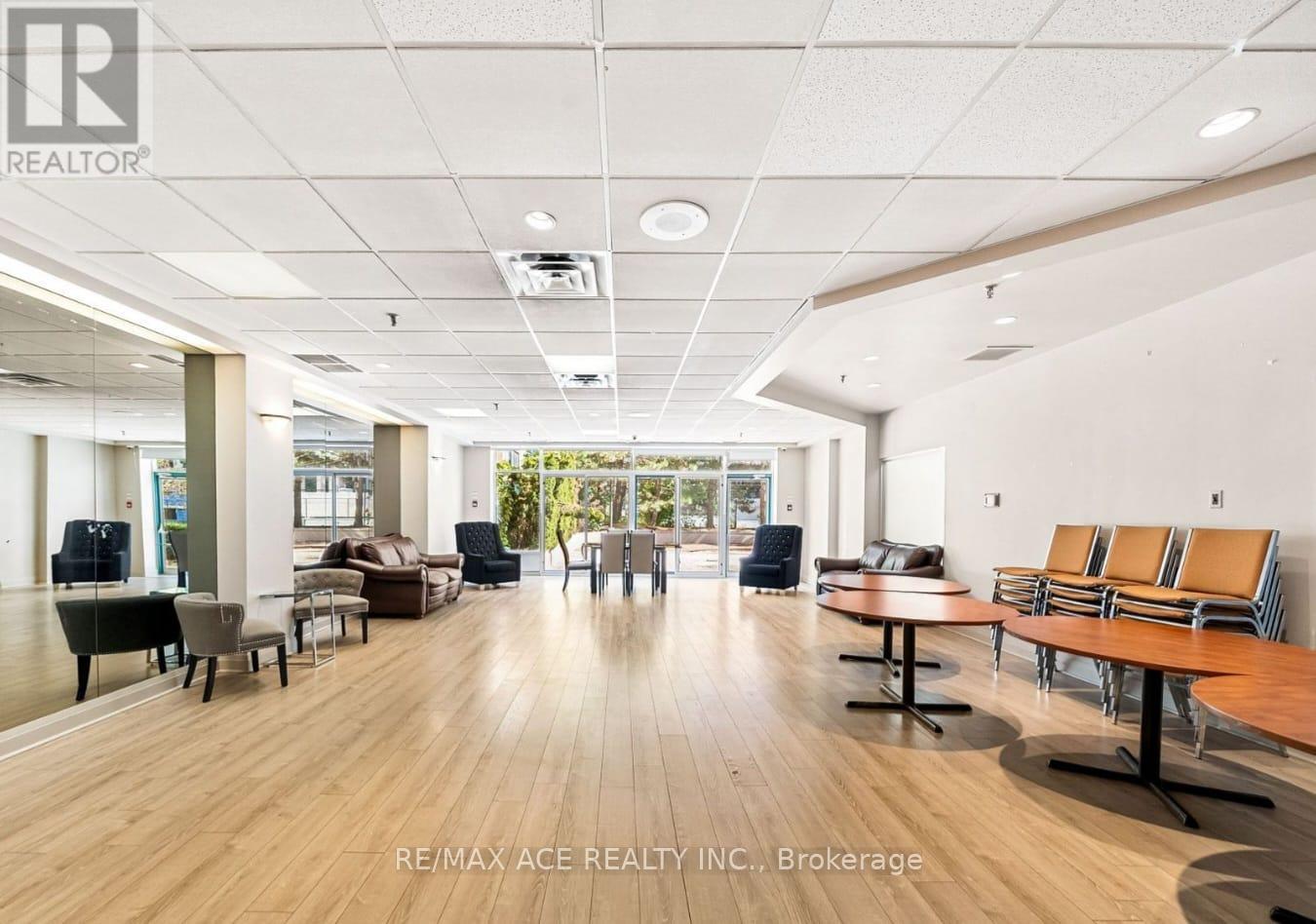 1611 - 285 Enfield Place, Mississauga, Ontario  L5B 3Y6 - Photo 11 - W12820416