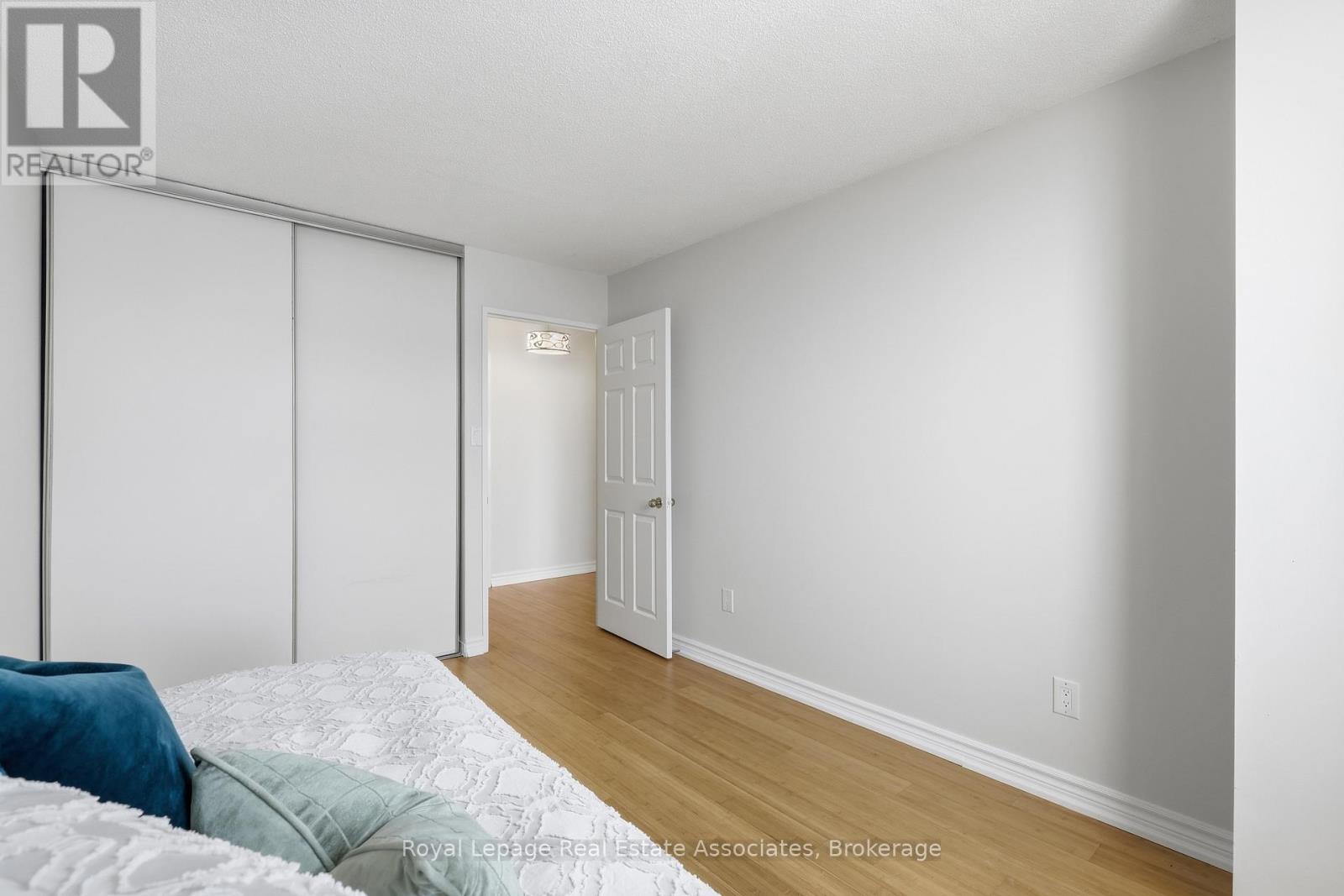 1401 - 10 Malta Avenue, Brampton, Ontario  L6Y 4G6 - Photo 12 - W12820430