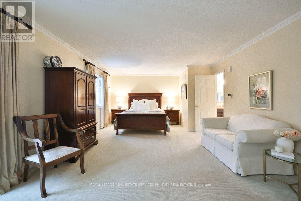 1048 Veroli Court, Mississauga, Ontario  L5H 4B9 - Photo 21 - W12820432