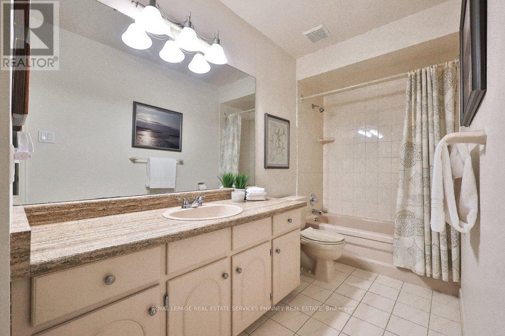 1048 Veroli Court, Mississauga, Ontario  L5H 4B9 - Photo 29 - W12820432