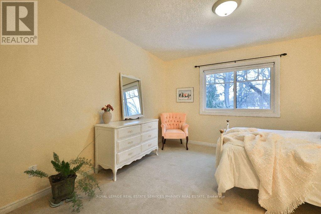 1048 Veroli Court, Mississauga, Ontario  L5H 4B9 - Photo 31 - W12820432