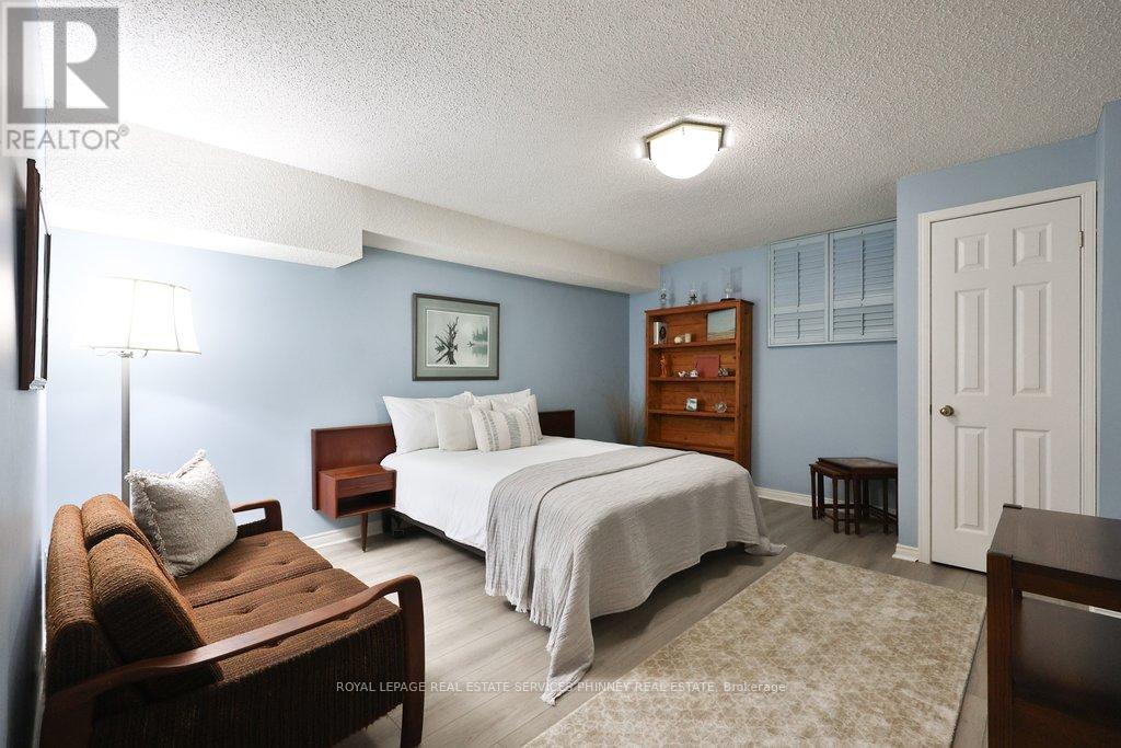 1048 Veroli Court, Mississauga, Ontario  L5H 4B9 - Photo 40 - W12820432