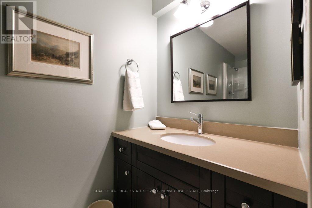 1048 Veroli Court, Mississauga, Ontario  L5H 4B9 - Photo 41 - W12820432