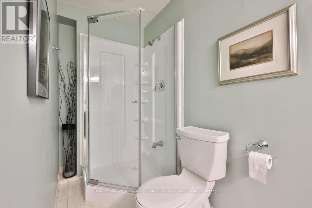 1048 Veroli Court, Mississauga, Ontario  L5H 4B9 - Photo 42 - W12820432