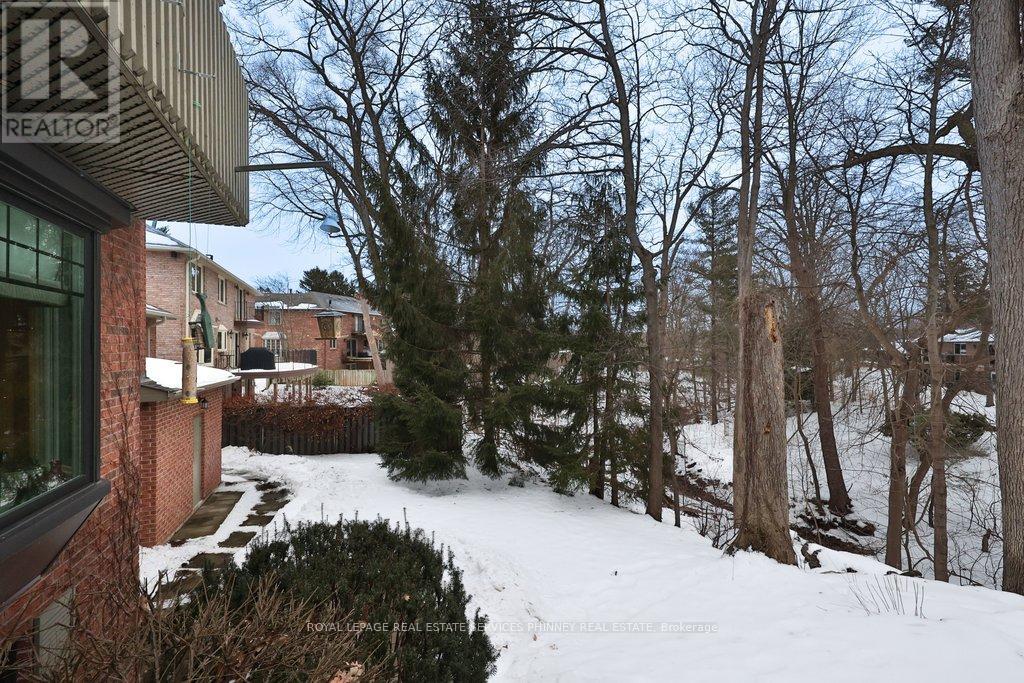 1048 Veroli Court, Mississauga, Ontario  L5H 4B9 - Photo 46 - W12820432