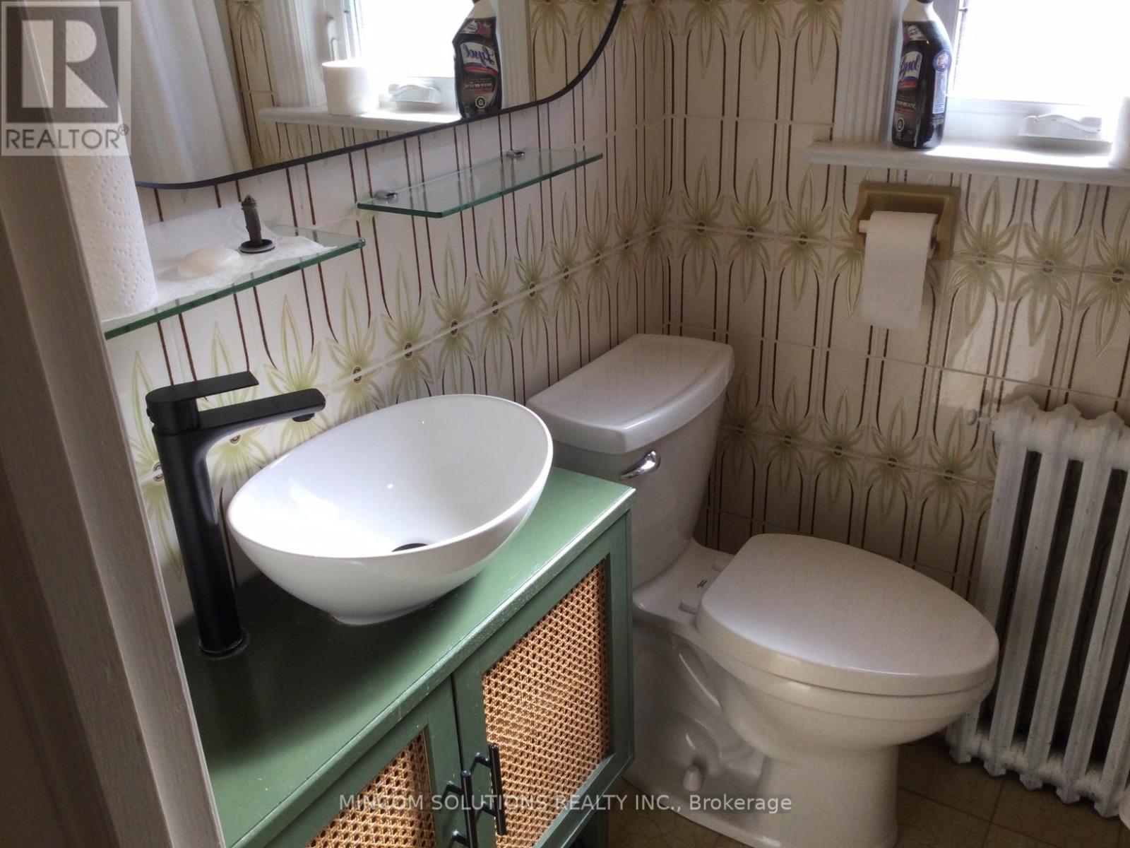 388 Kane Avenue, Toronto, Ontario  M6M 3P4 - Photo 11 - W12820500