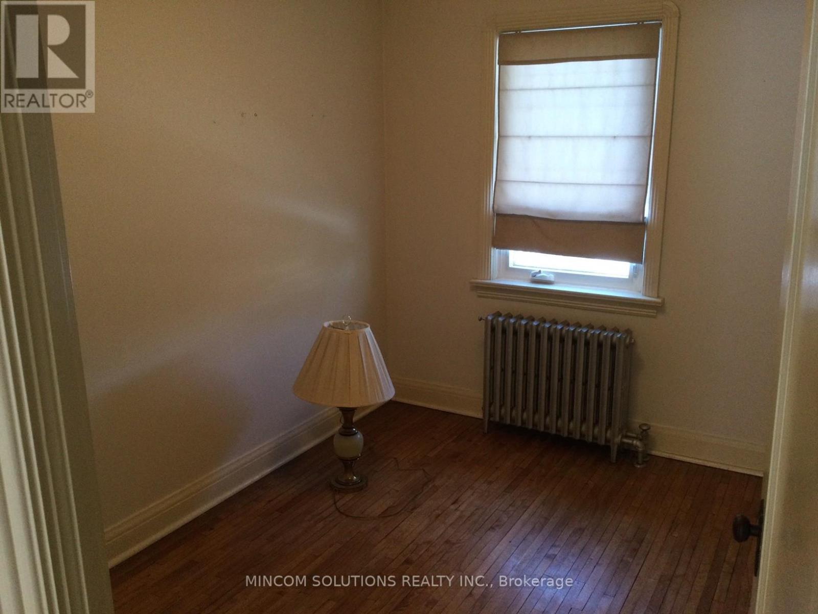 388 Kane Avenue, Toronto, Ontario  M6M 3P4 - Photo 14 - W12820500